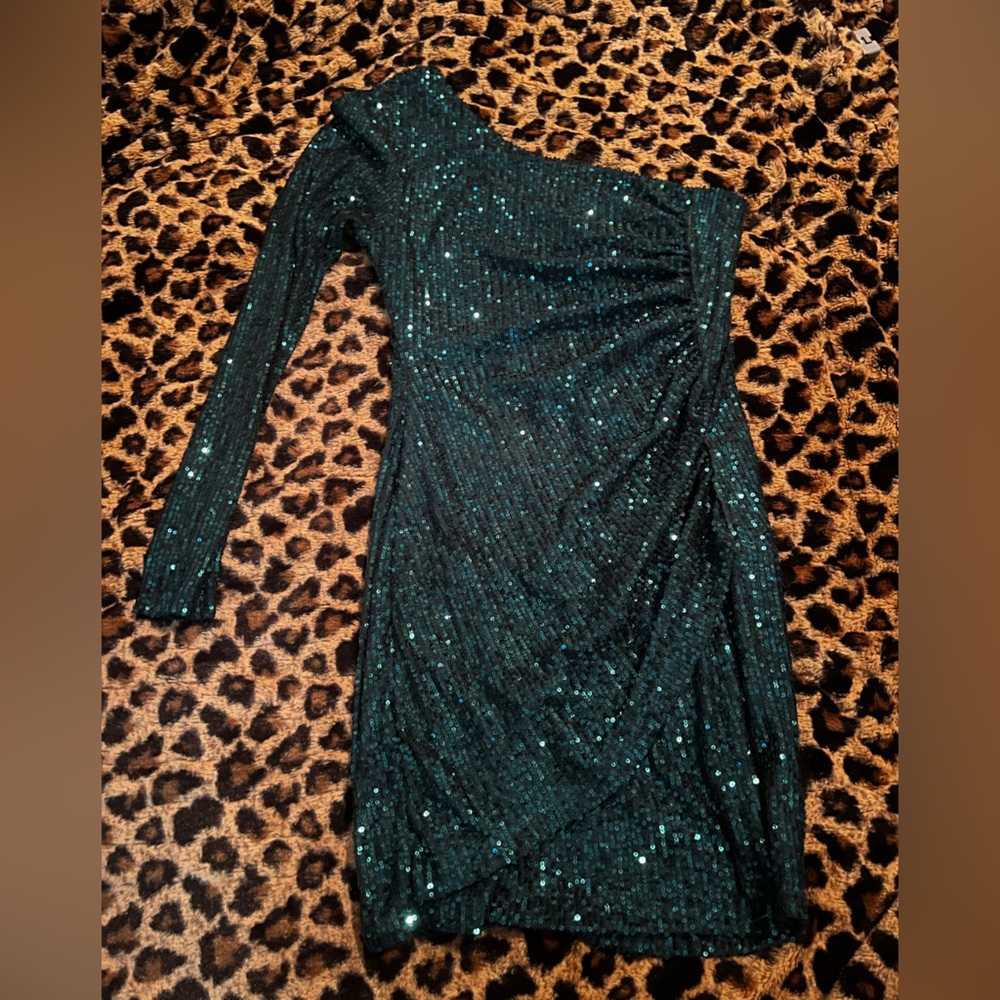 Sparkling Sequin Long Sleeve Dress